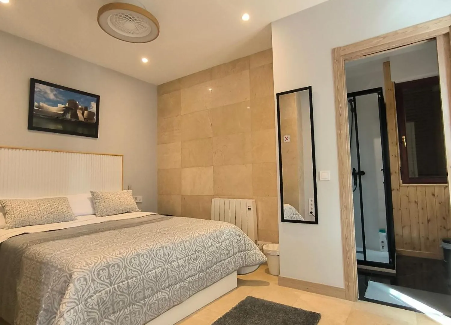 Habitacion Con Hermosas Vistas A Bilbao Homestay