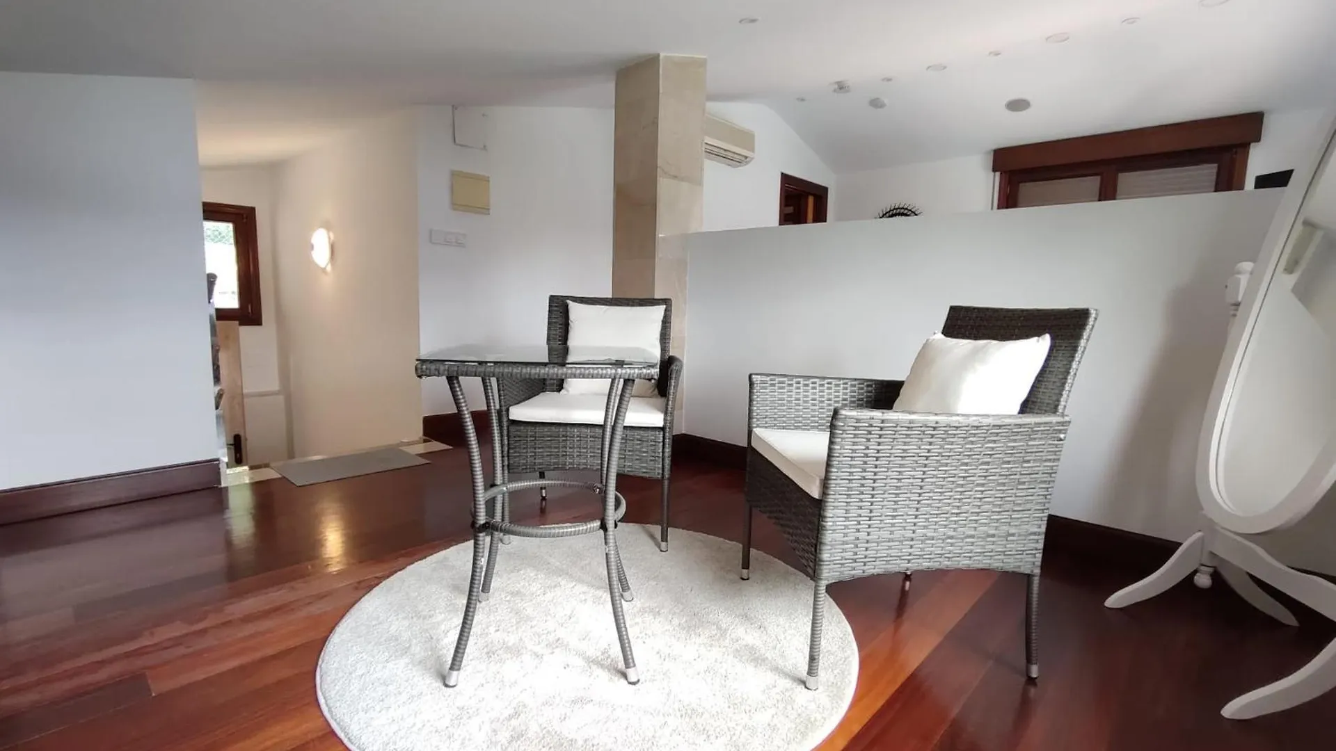 Habitacion Con Hermosas Vistas A Bilbao Spain